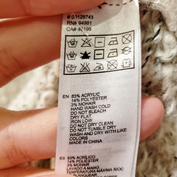 Forever 21 Long Sleeve Knit Sweater - Picture 6 of 7